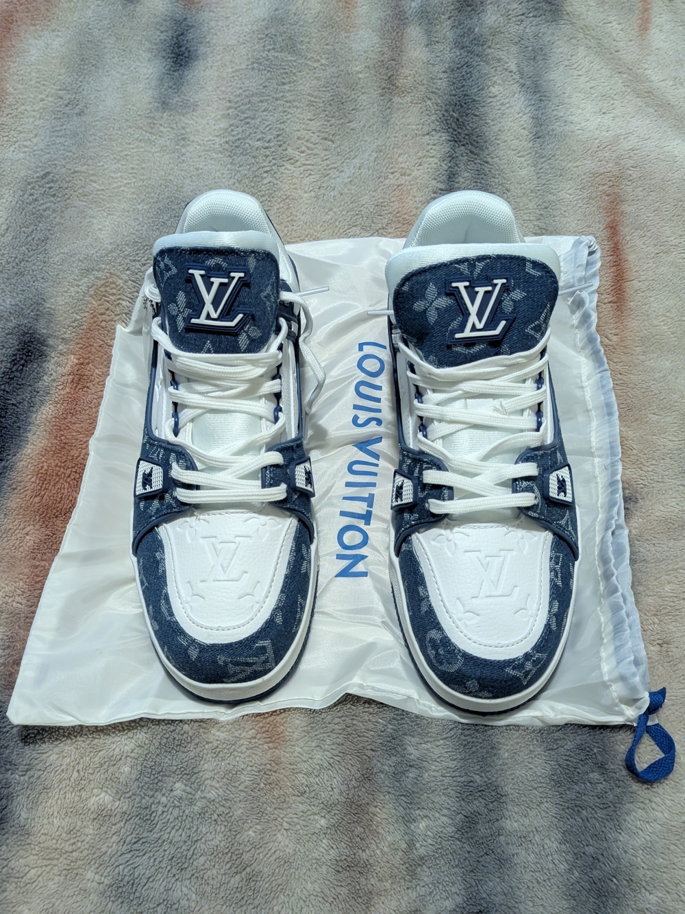 Louis Vuitton Men’s Blue & White Low-Top Sneakers